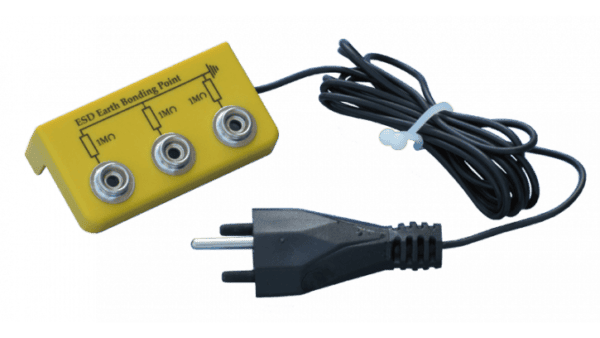 Erdanschlusswinkel mit T12-Netzstecker